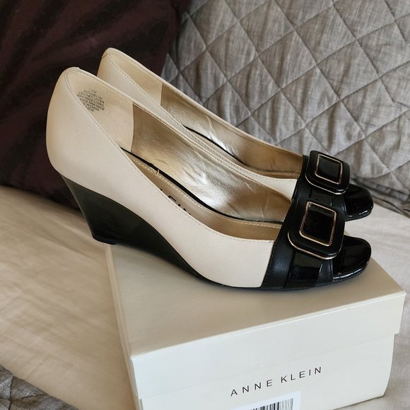 Shoes - Picture 1 of 2